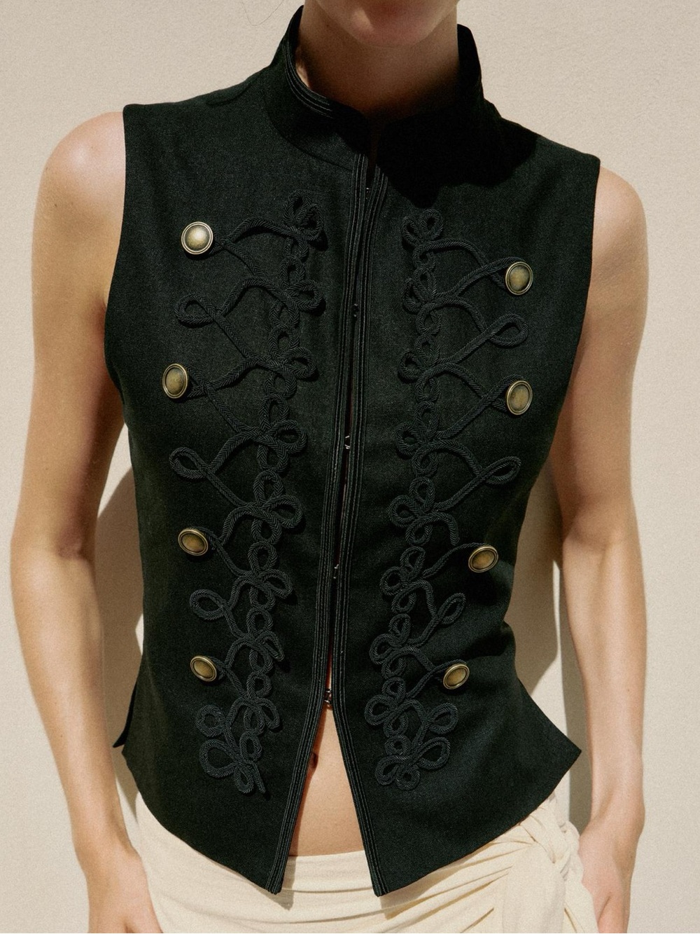 TAILORED VEST WITH BUTTON DETAILS 2843/709/800